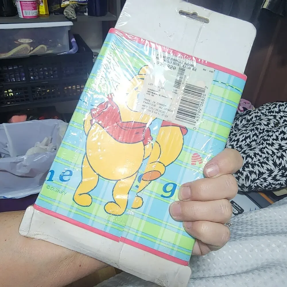 WINNIE THE POOH NWT VINTAGE GOTTA BEE ME SET OF 4 BORDER WALL
